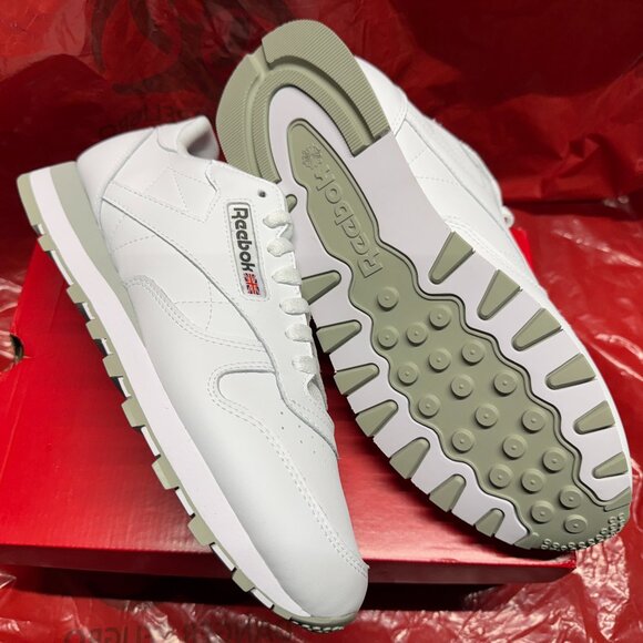 Men's Reebok Footwear classic leather shoes, ftwwht/pugry3/purgry, size 9.5 - Picture 2 of 5